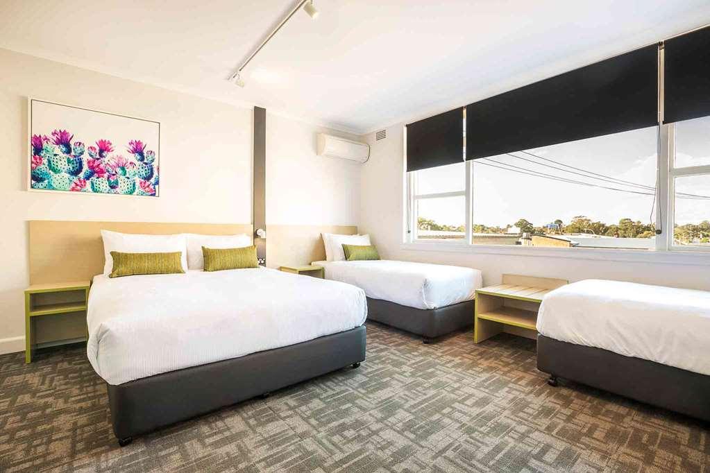 Nightcap At Hume Hotel Bankstown Cameră foto